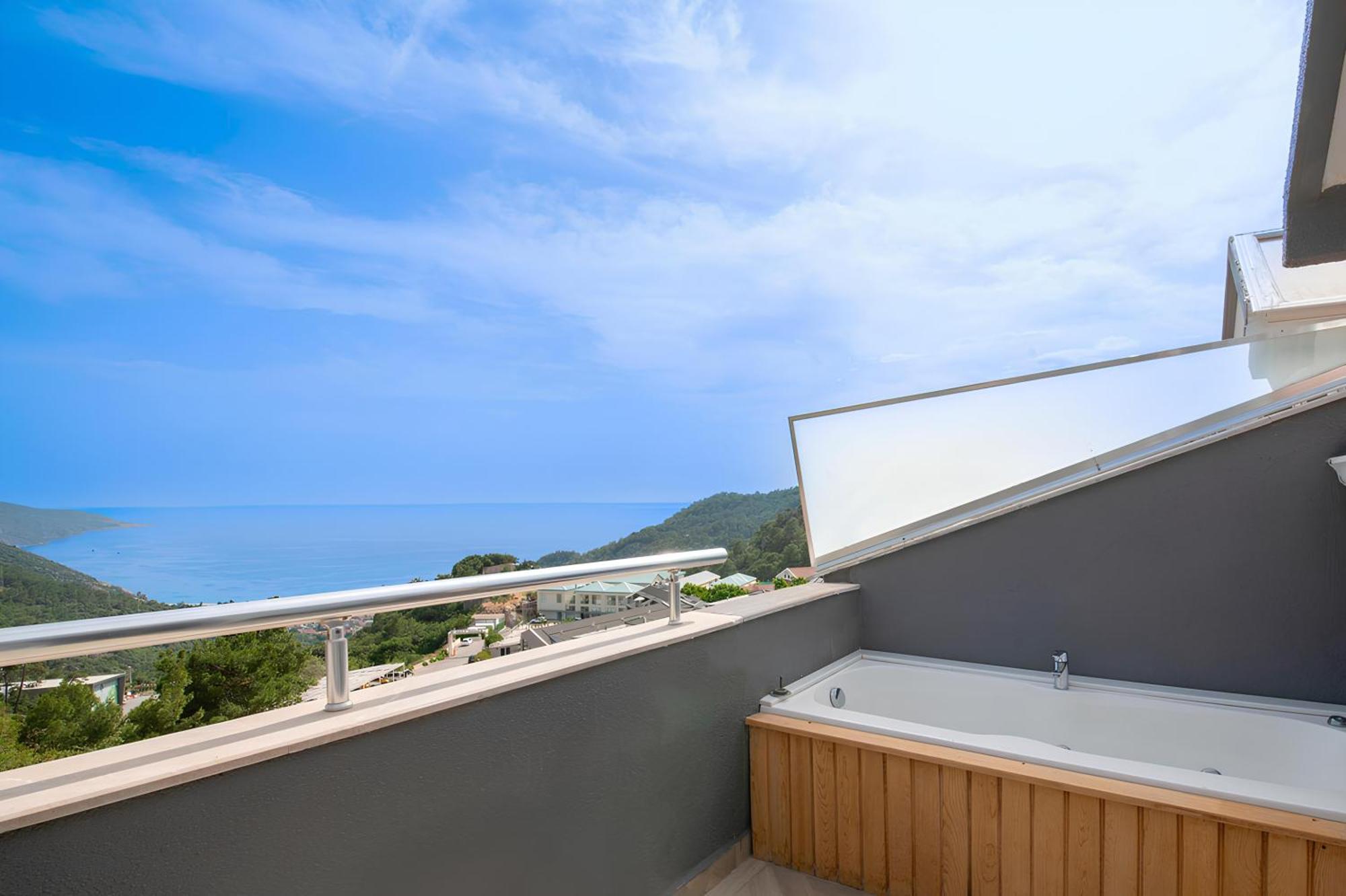 Hotel Ramada By Wyndham Fethiye Oludeniz Adult Only Exterior foto