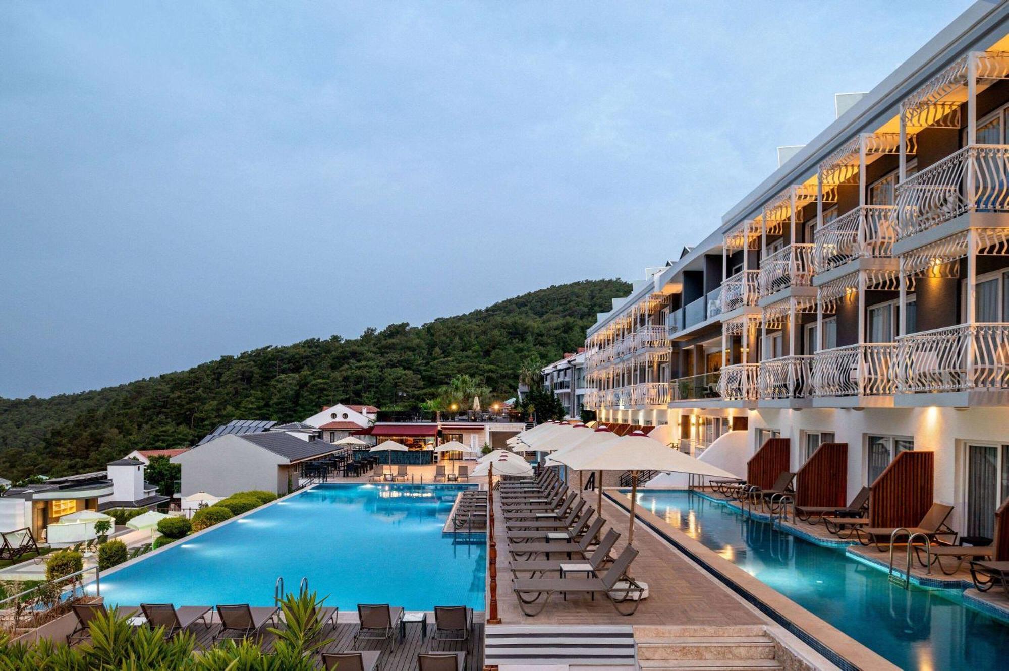 Hotel Ramada By Wyndham Fethiye Oludeniz Adult Only Exterior foto