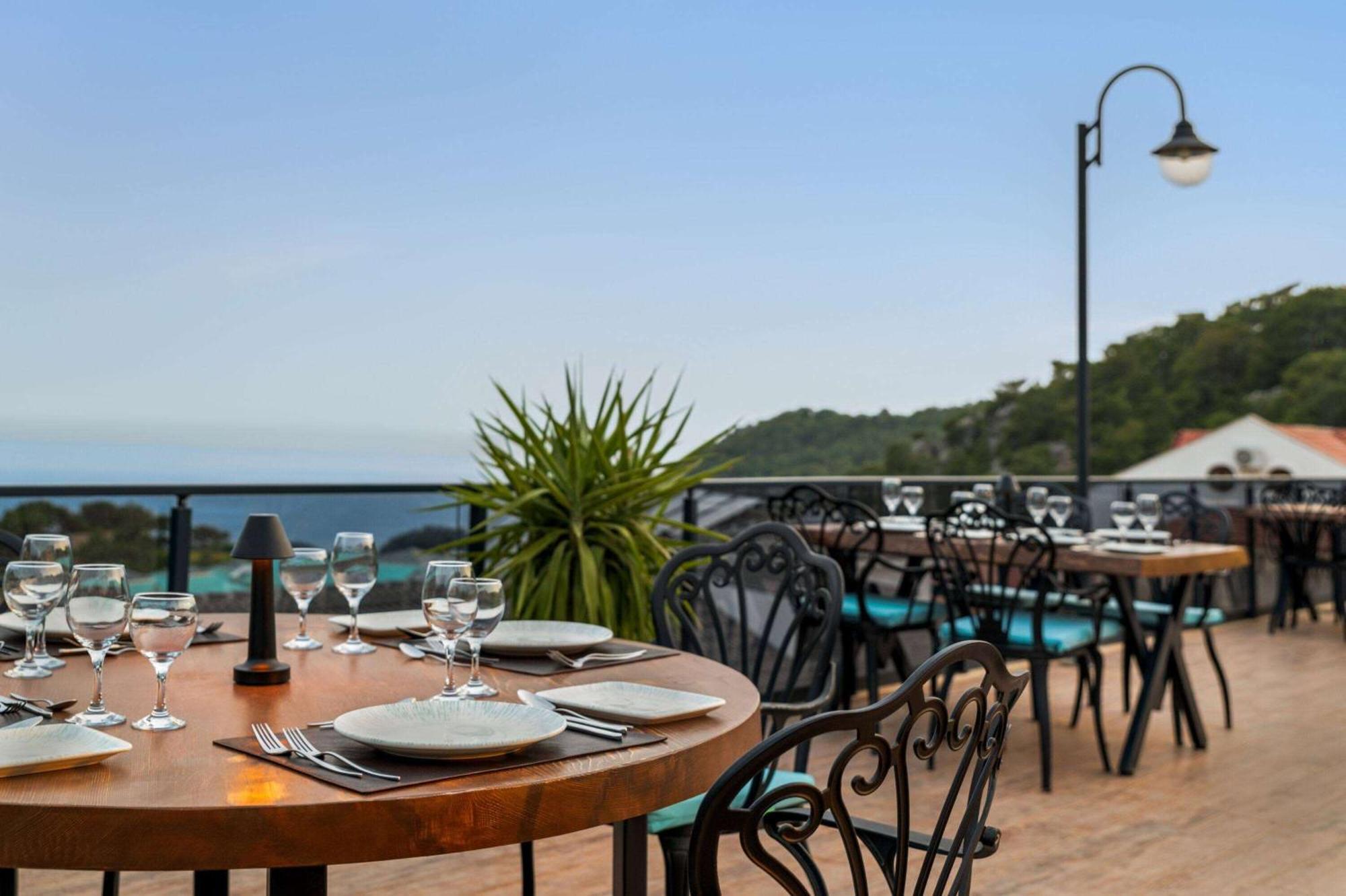 Hotel Ramada By Wyndham Fethiye Oludeniz Adult Only Exterior foto